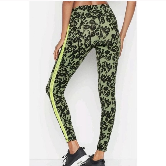 Victoria's Secret Pants - Victoria Sport Knockout Tight Leopard Print Small